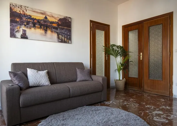 The Flat- Private Parking & Direct Bus To Vatican Appartement *